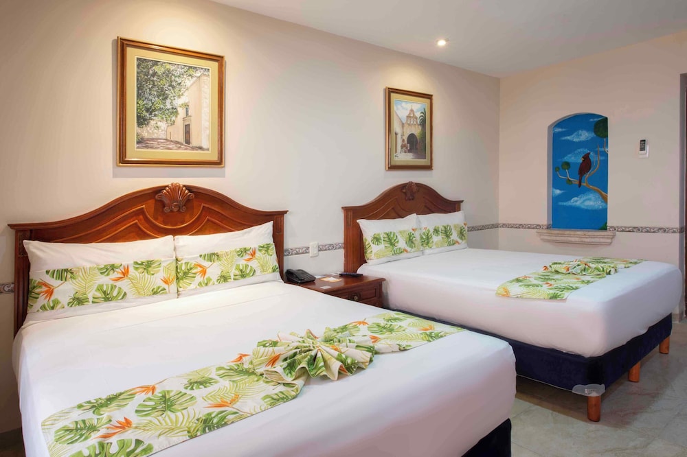 Executive Room, 2 Queen Beds - Photo 3