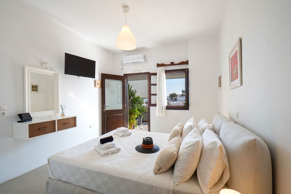 Premium Studio (Chora View) photo 3