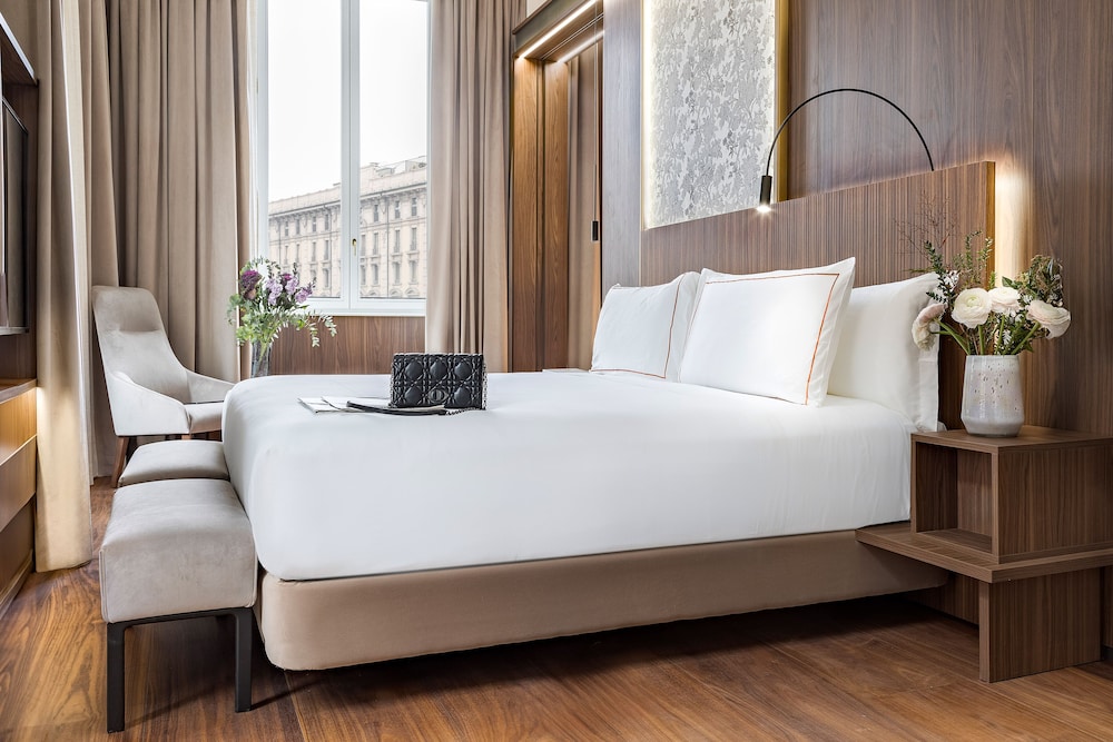 Suite (Sforza, 2+1)