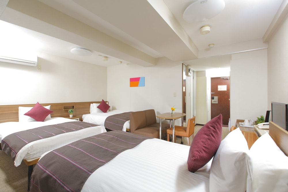 Deluxe Triple Room, Non Smoking (Cleaning is Optional with Additional Cost) photo 2