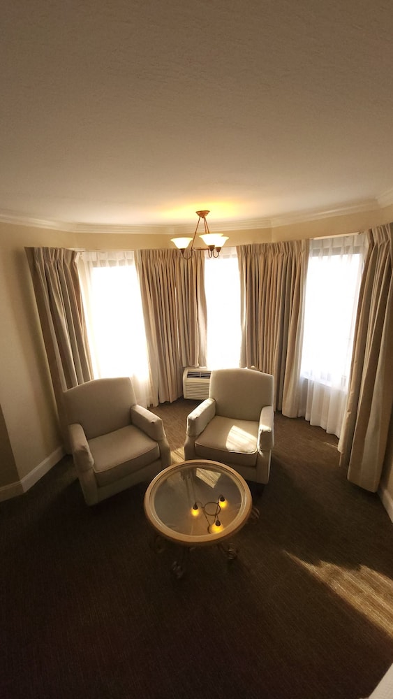 Deluxe Room, 2 Queen Beds - Photo 5