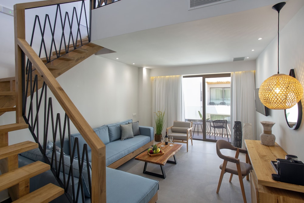 Deluxe Suite, Split Level
