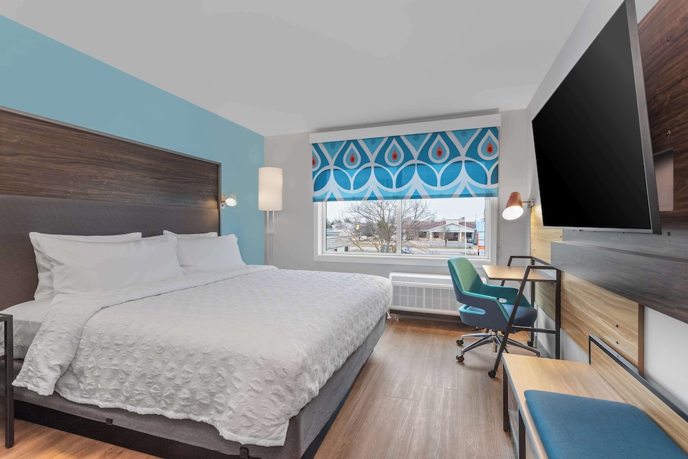 Room, 1 King Bed - Photo 2