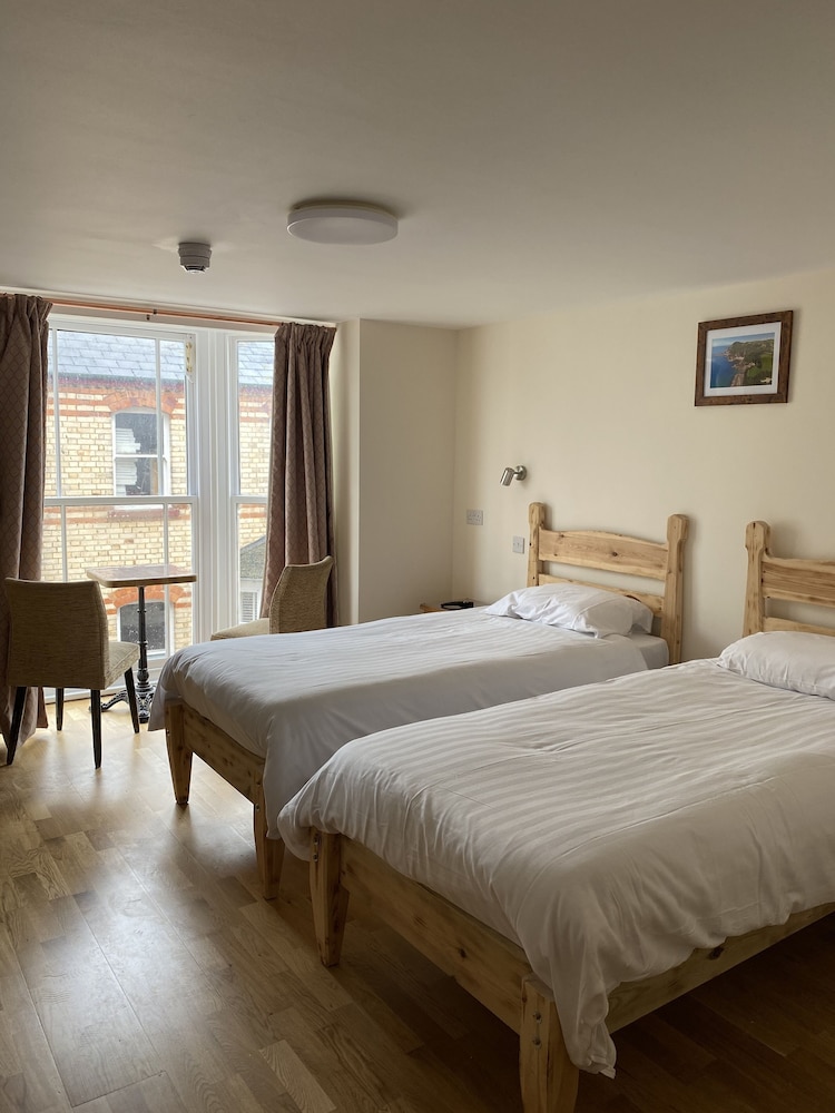 Twin Room - Photo 2