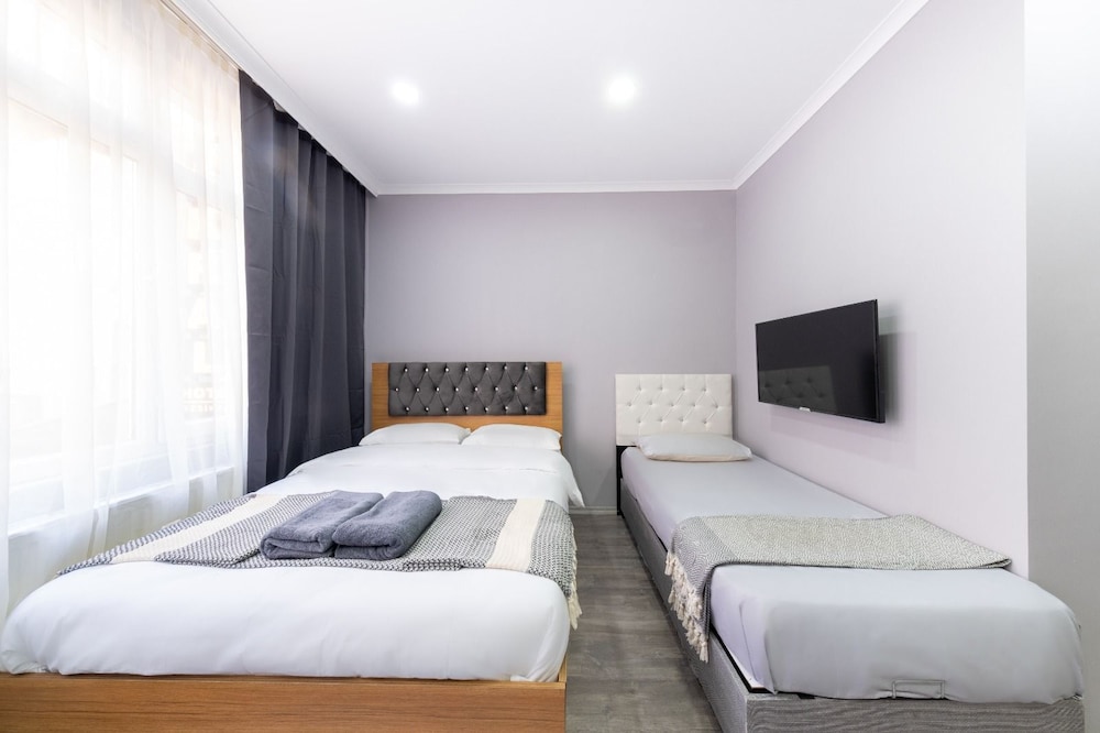 Comfort Triple Room, City View photo 1