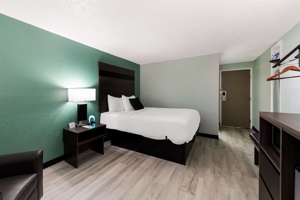 Suite, 1 Queen Bed, Non Smoking - Photo 18