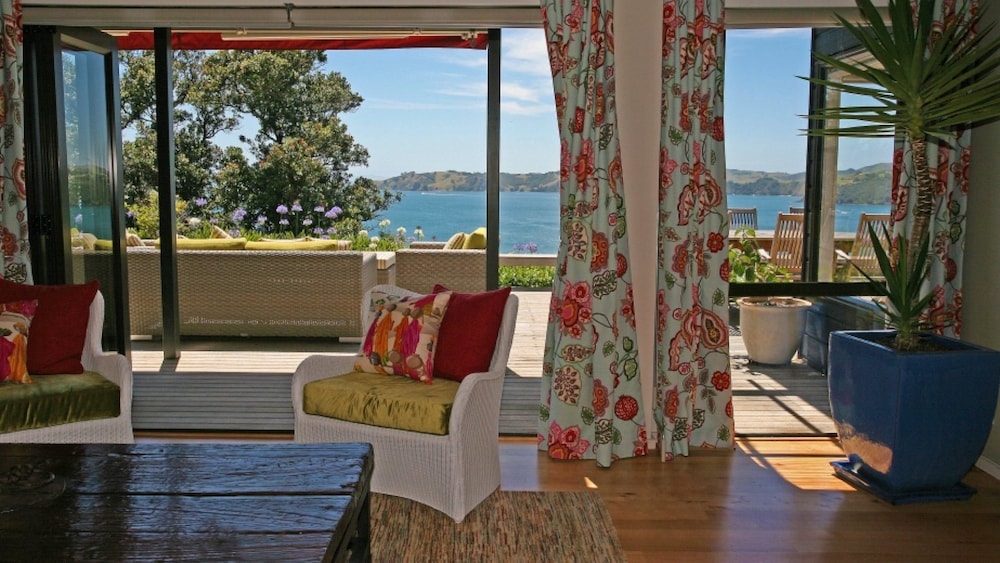 House, Multiple Beds, Sea View (Sea View Waiheke) photo 2
