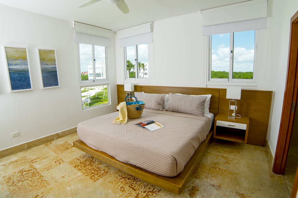 Panoramic Condo, Beach View, Beachside photo 1