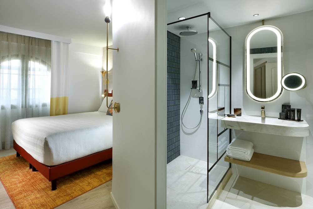 Studio Suite (Silver)