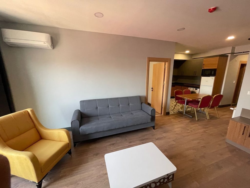 Basic Apartment photo 1