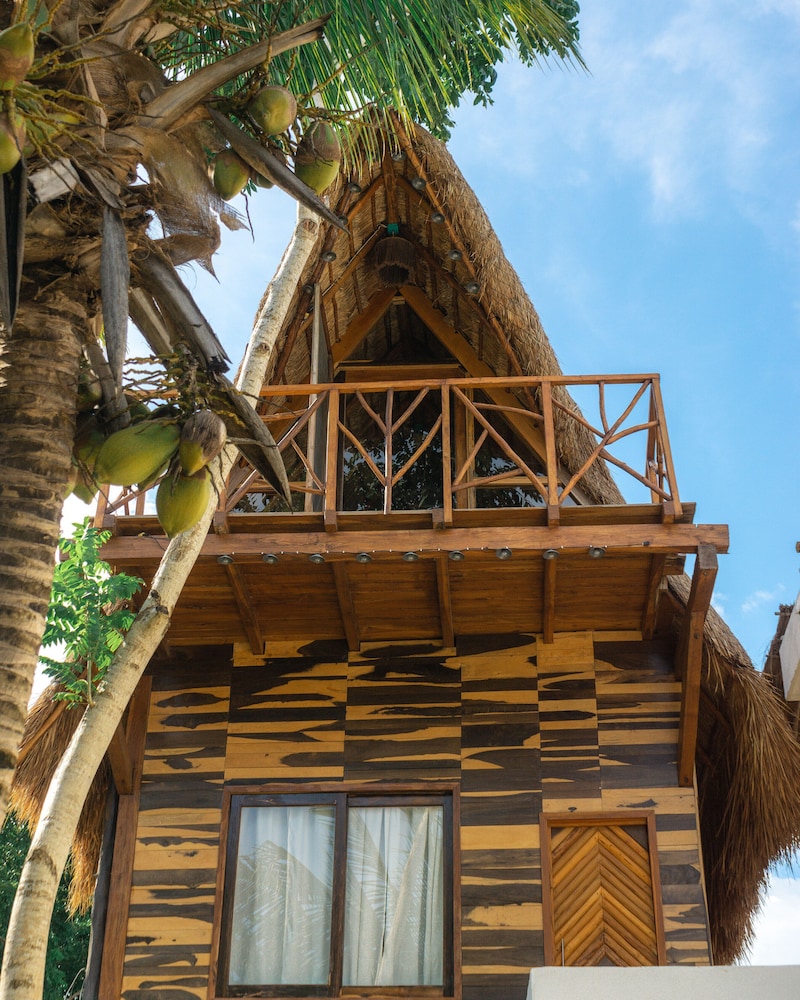 Family Room, Multiple Beds, Balcony, Partial Lake View