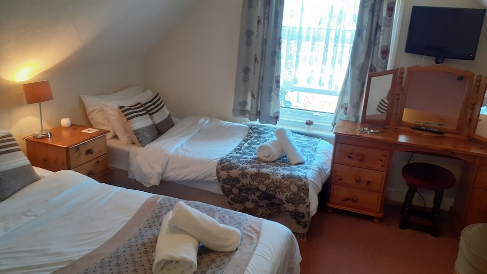 Standard Triple Room, Ensuite photo 1