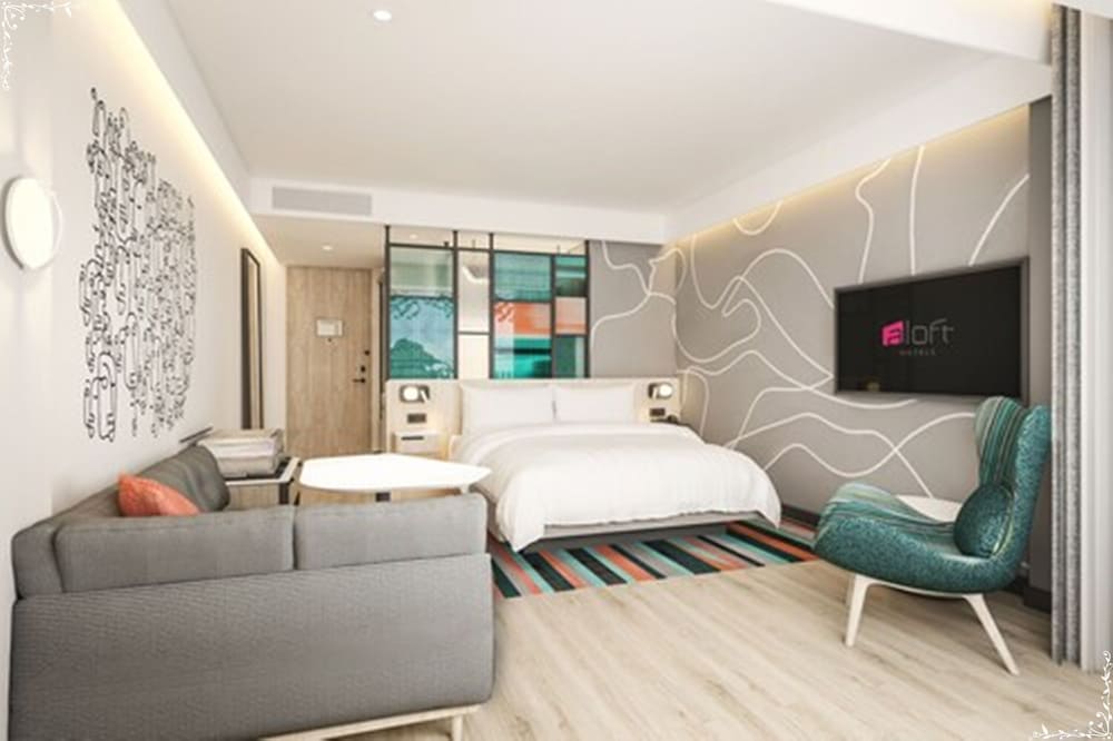 aloft king, Room, 1 King Bed, Balcony - Photo 2