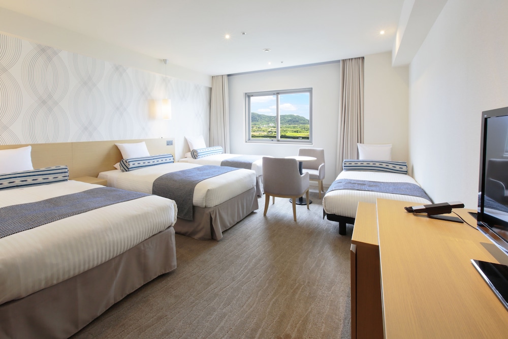 Corner Twin Room (2 Twin Beds) - Photo 1