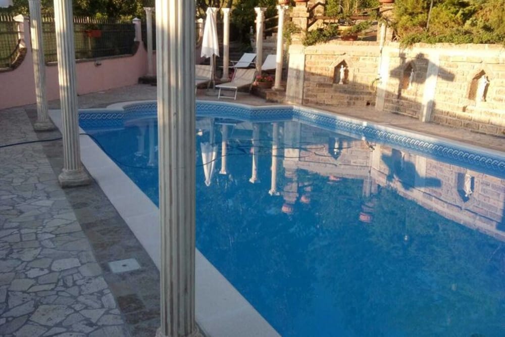 Villa photo 1