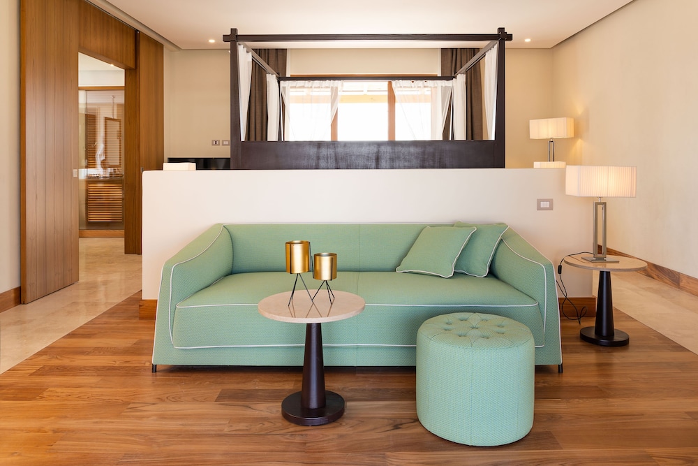 Deluxe Studio Suite