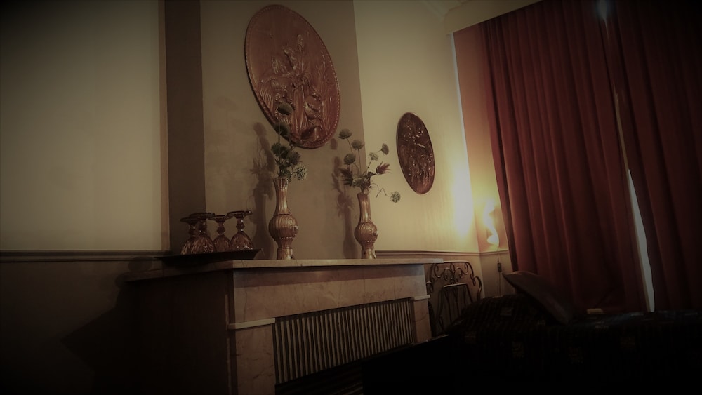 Family Room photo 2