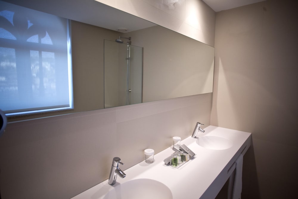 Standard Double Room - Photo 4