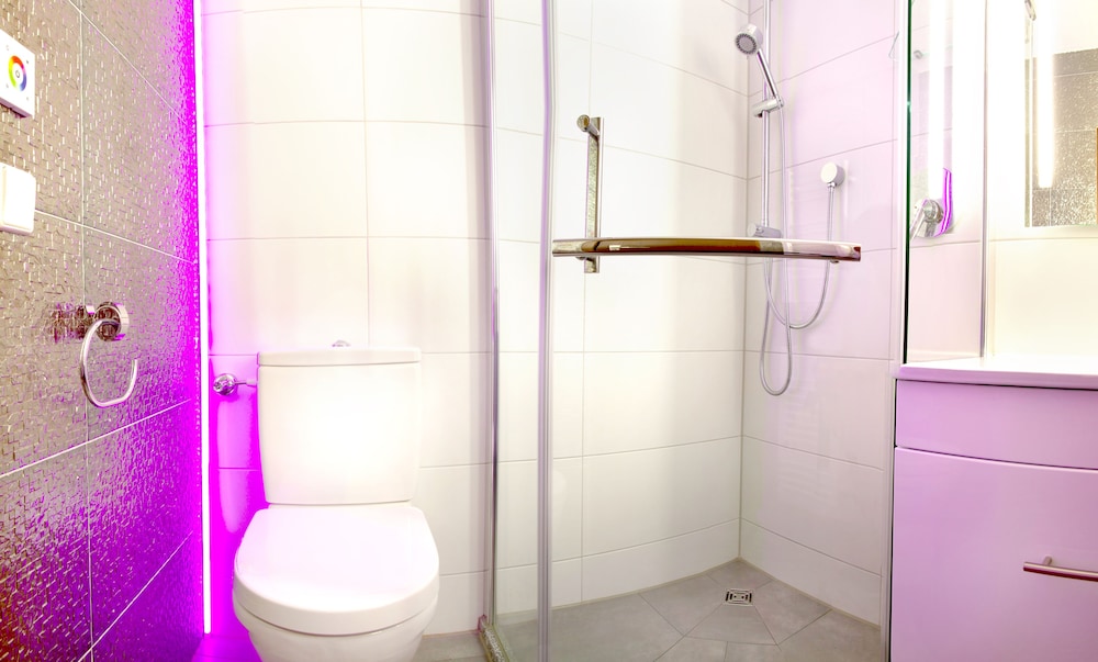 Comfort Double or Twin Room, Private Bathroom - Photo 2