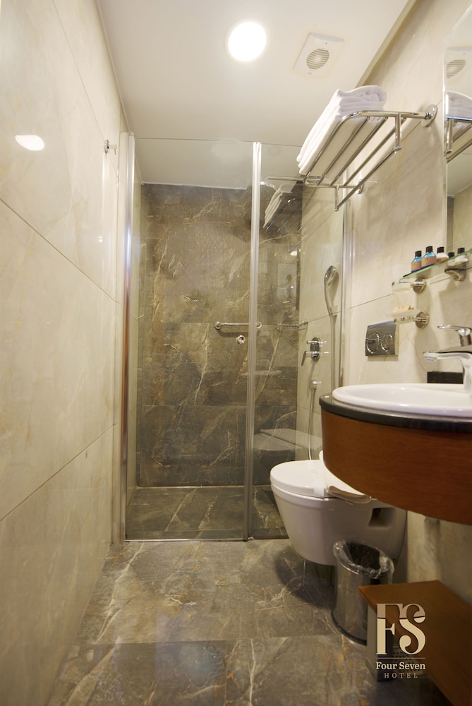 Standard Triple Room, 3 Twin Beds photo 3