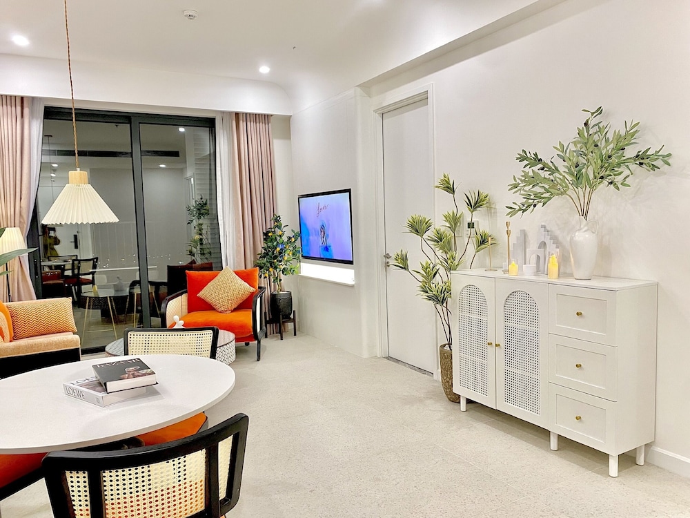 Two-Bedroom Apartment with Balcony - Photo 2
