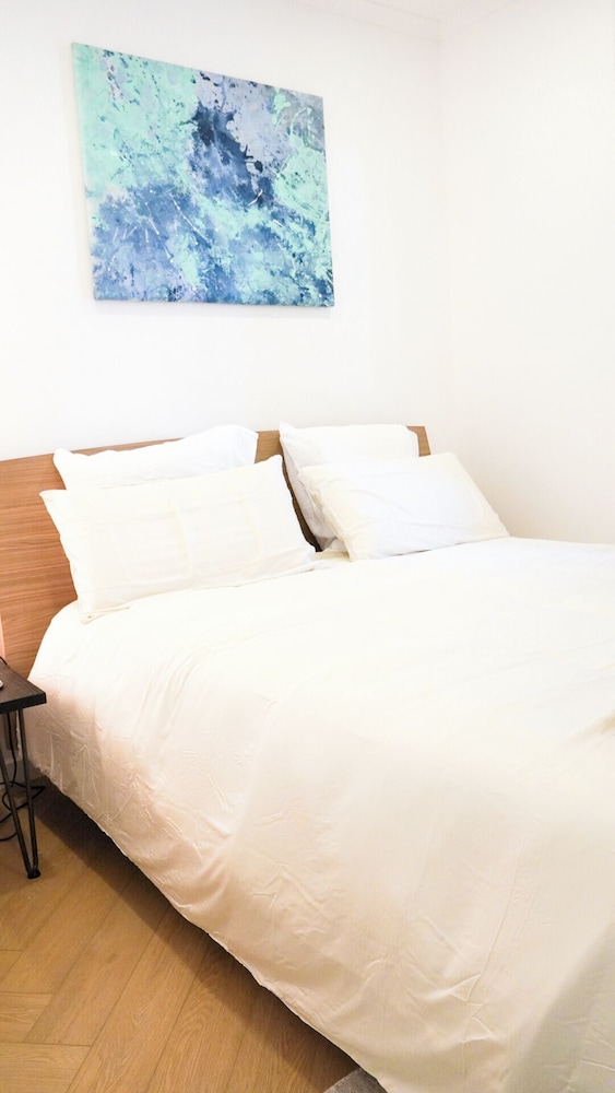 Deluxe Apartment, 1 Bedroom, Pets Allowed, Courtyard View photo 3