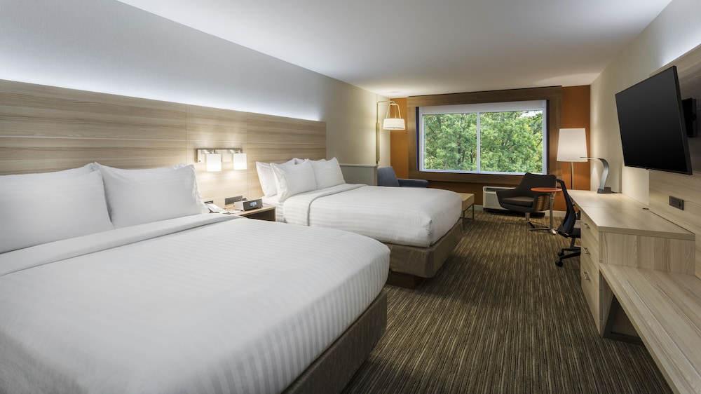 Suite, Multiple Beds, Non Smoking photo 1
