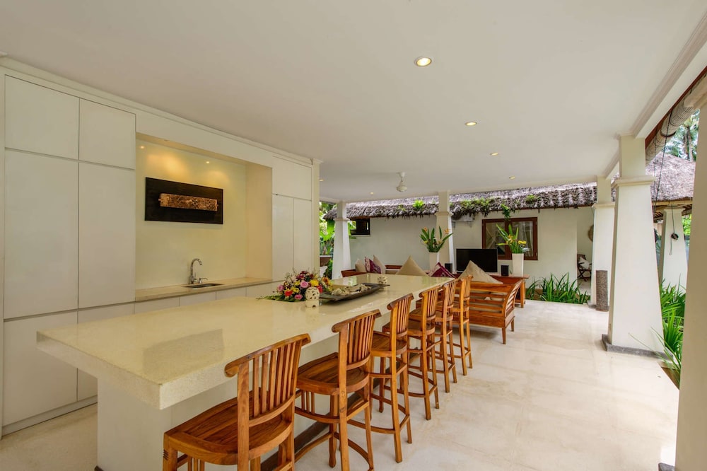 Villa (4 Bedrooms) photo 2