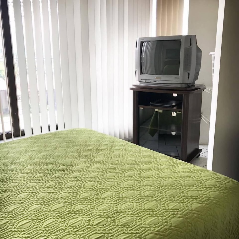Studio Apartment photo 3