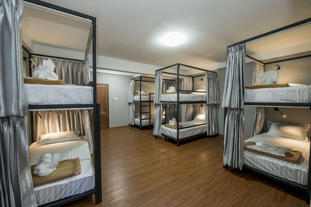 Bed in 8-Bed Mixed Dormitory photo 1