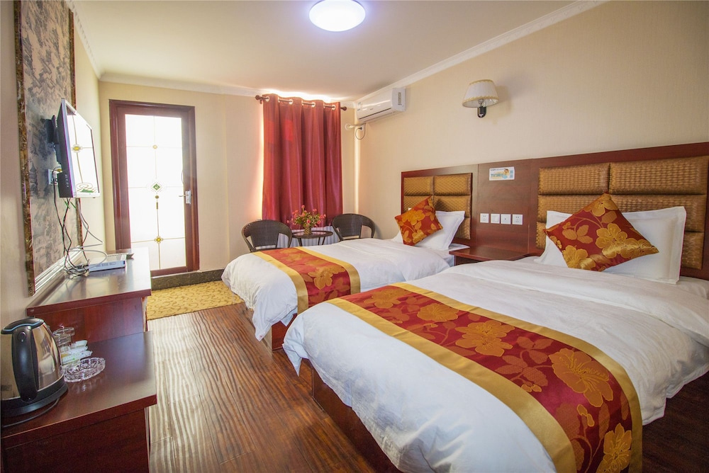 Standard Twin Room(Chinese Domestic Guests Only) photo 2