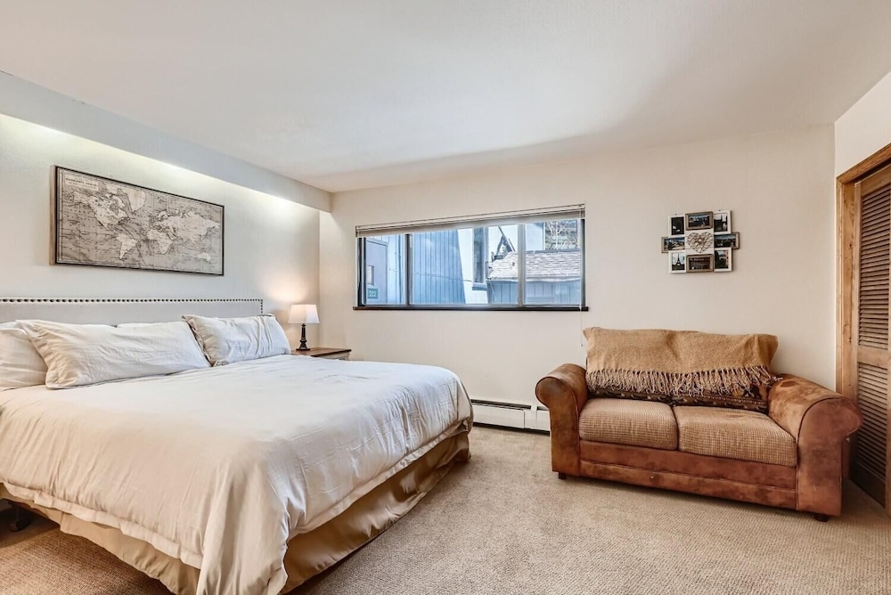 Condo, 1 Bedroom photo 1