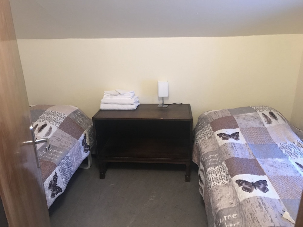 Twin Room, Shared Bathroom photo 1