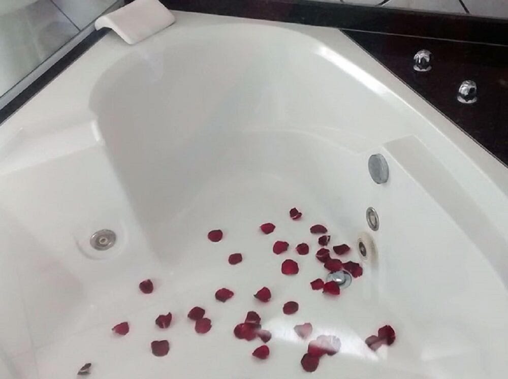 Luxury Suite, Hot Tub photo 2