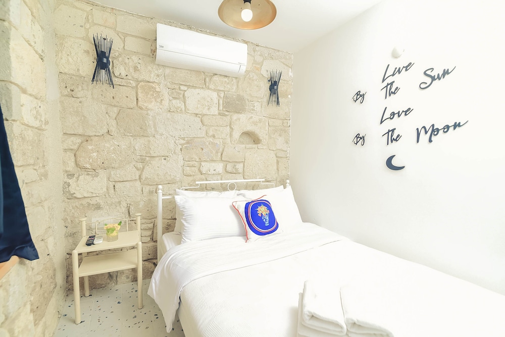 Standard Room photo 2
