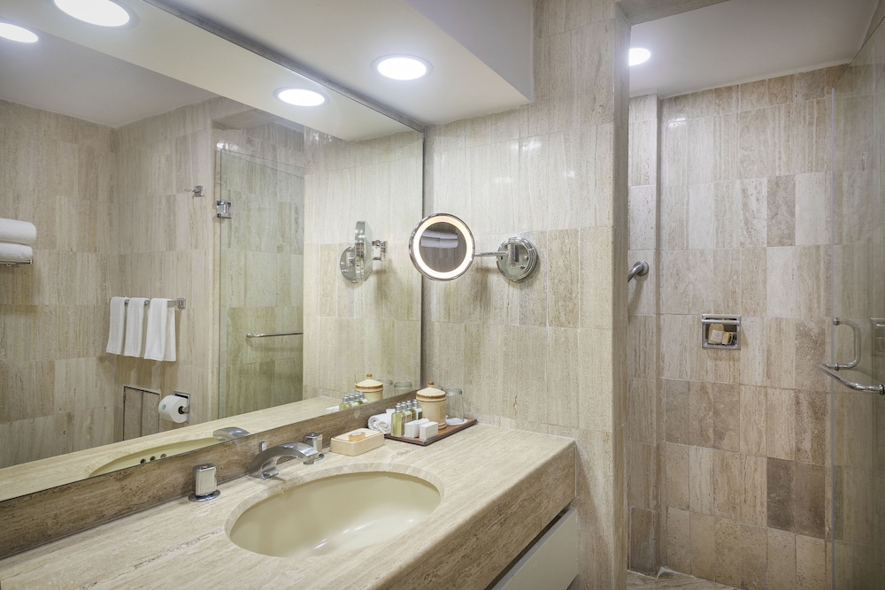 Family Suite, 3 Bedrooms - Photo 12
