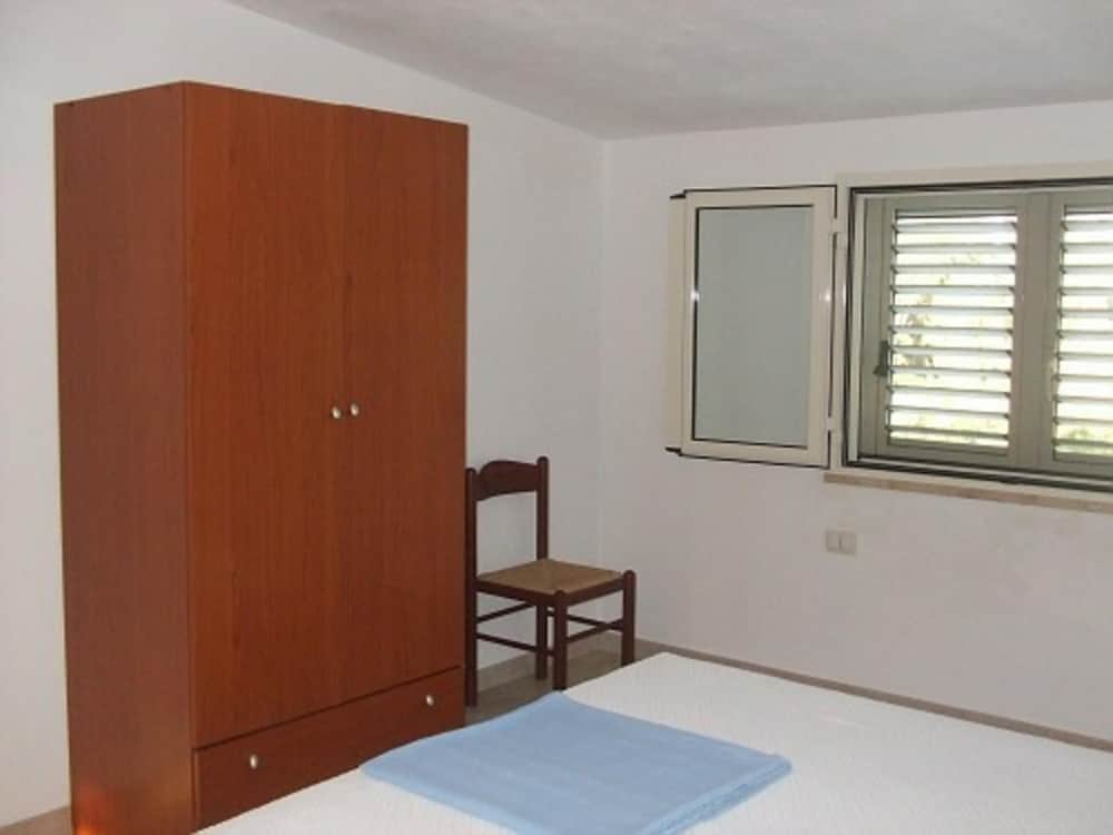 Apartment, 2 Bedrooms, Smoking, Patio photo 2