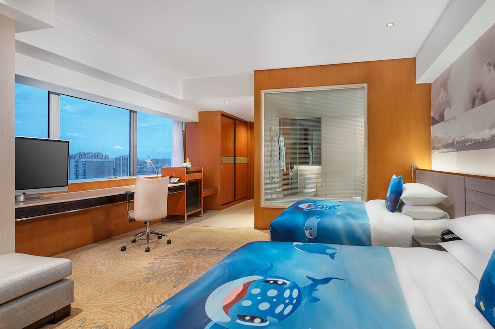 Family Room, Multiple Beds (Premium) photo 1