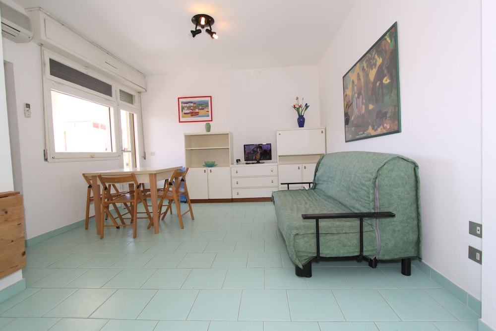 Apartment, 2 Bedrooms photo 3