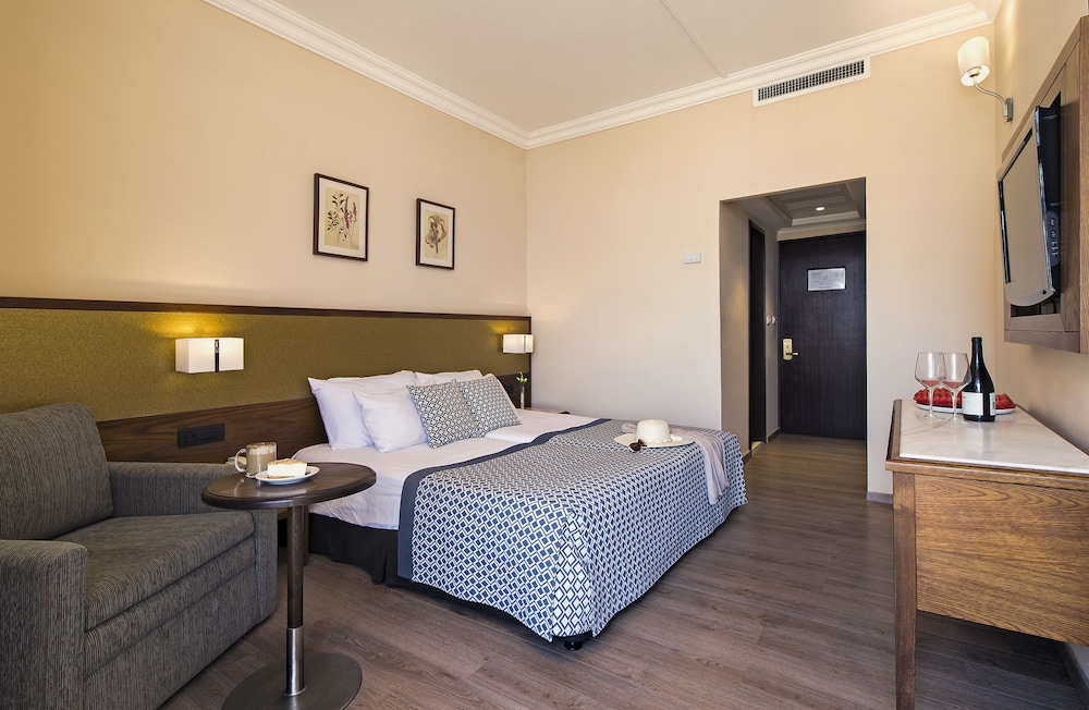 Double or Twin Room, City View photo 1