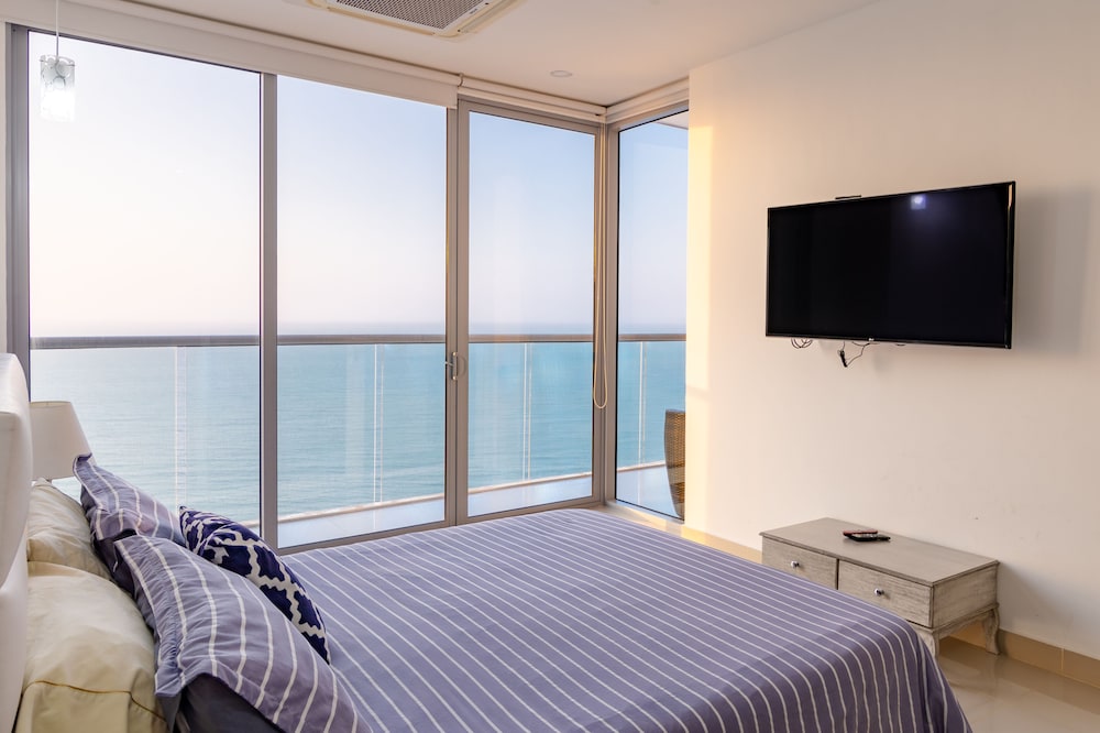 Luxury Condo, Multiple Beds, Non Smoking photo 1