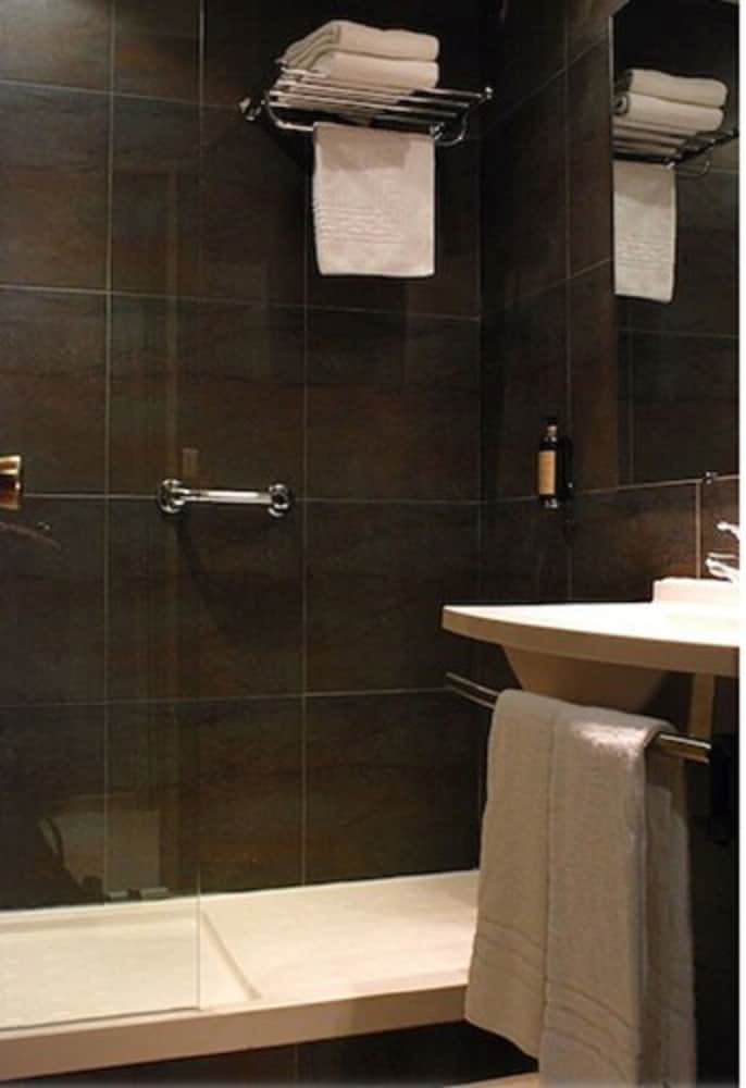 Superior Double or Twin Room - Photo 5