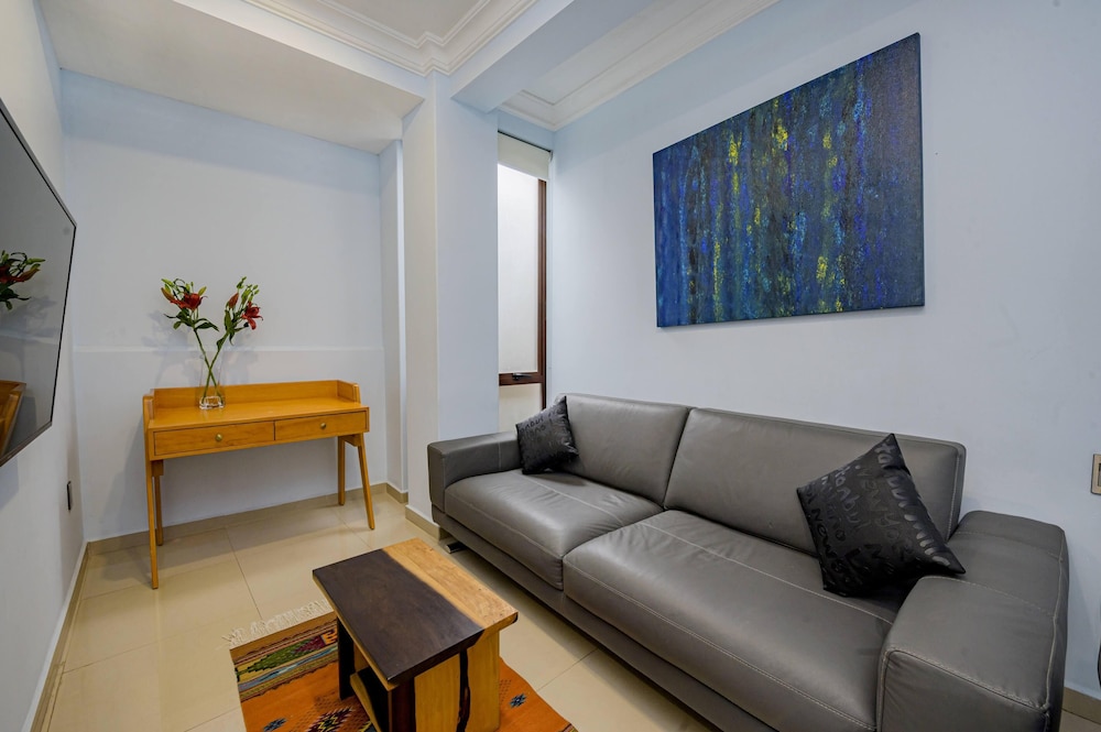 Premium Room, 1 King Bed with Sofa bed photo 2