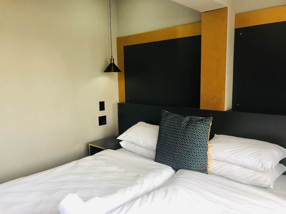 Standard Twin Room, 2 Twin Beds - Photo 7