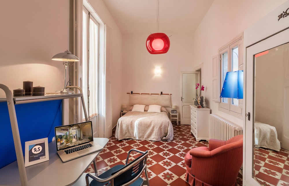 Studio, 1 Bedroom, Balcony