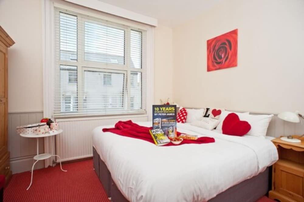 Double Room, Ensuite, Sea View photo 3