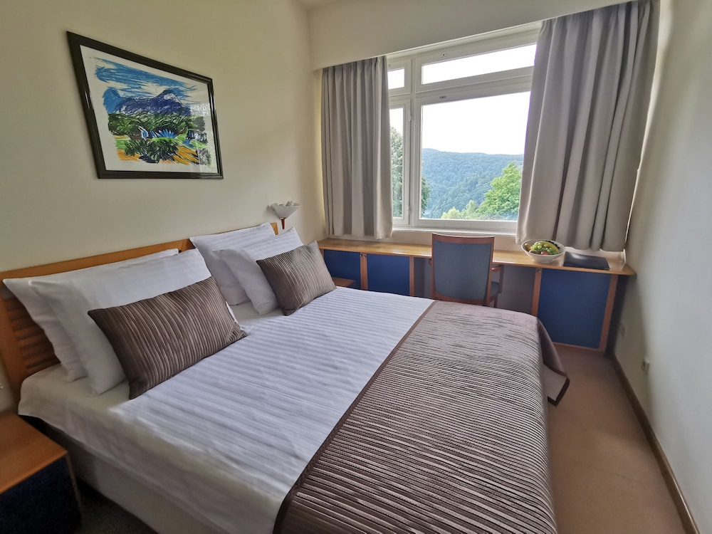 Standard Double Room, Lake Side photo 2