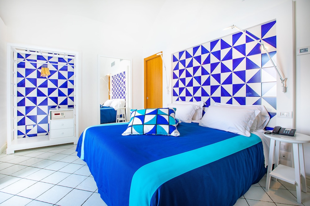 Classic Double or Twin Room, Sea View - Photo 1