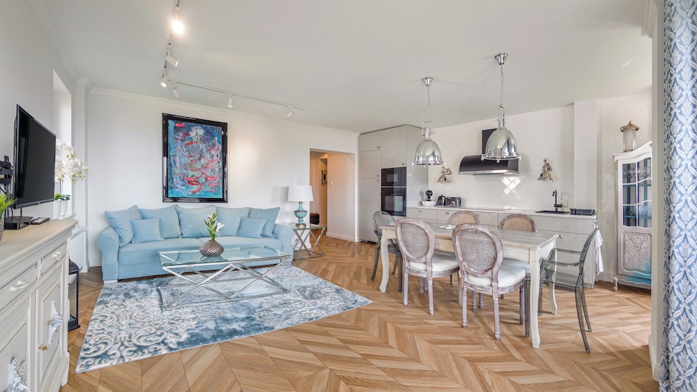 Apartment (ul. Wiejska 58/4) photo 1