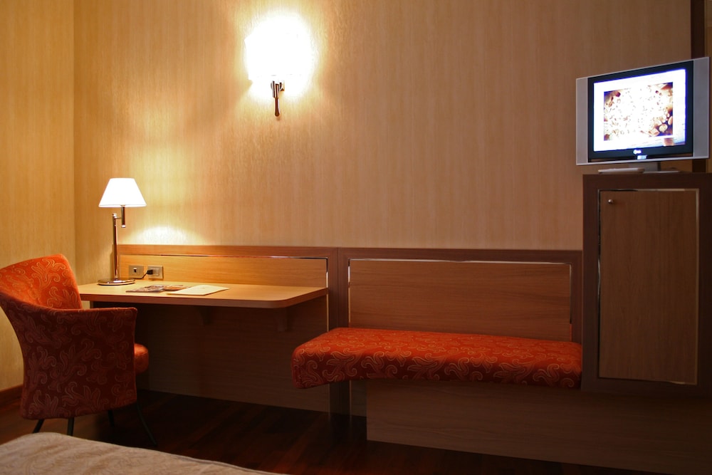 Standard Double Room - Photo 4